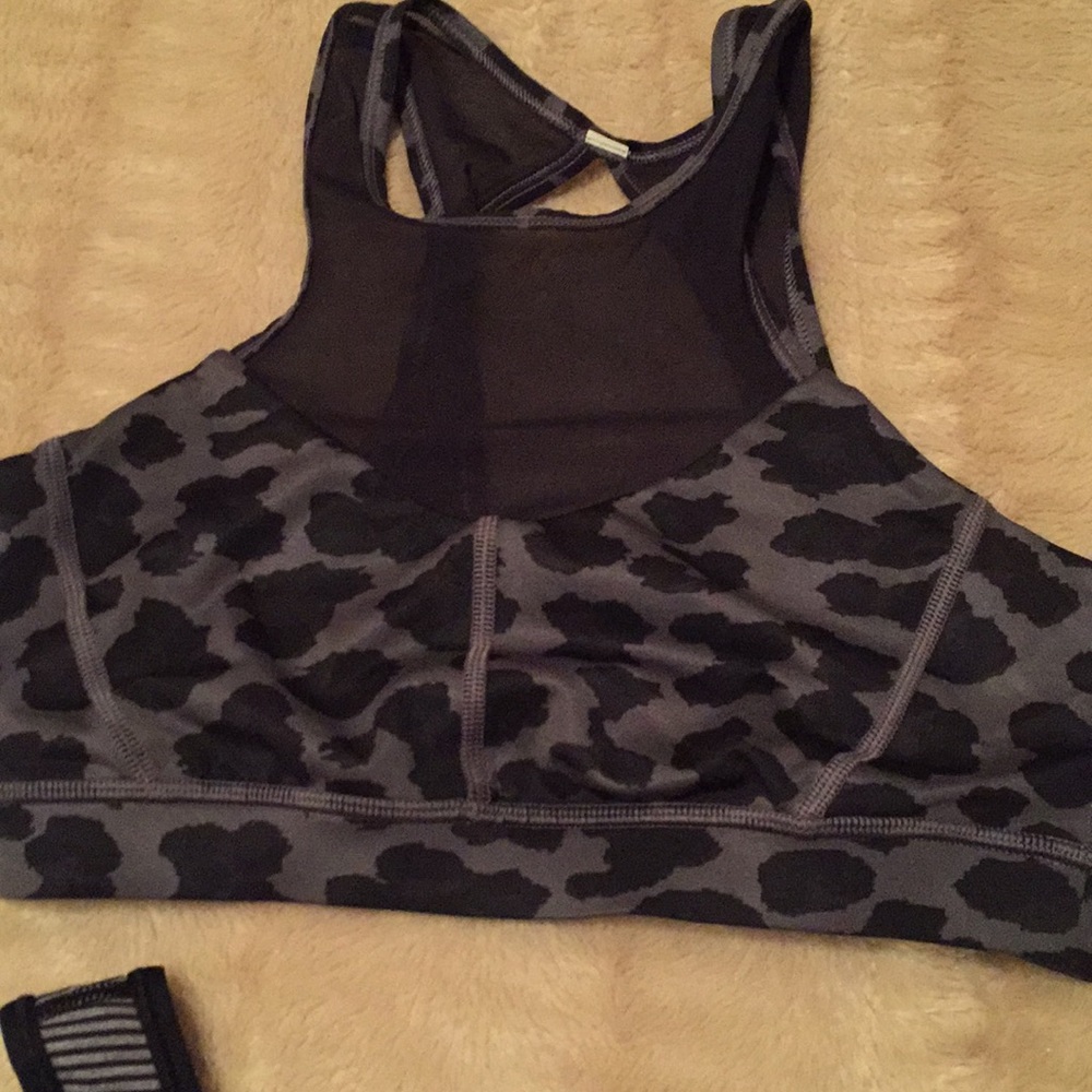 Lululemon - Picture 4 of 6